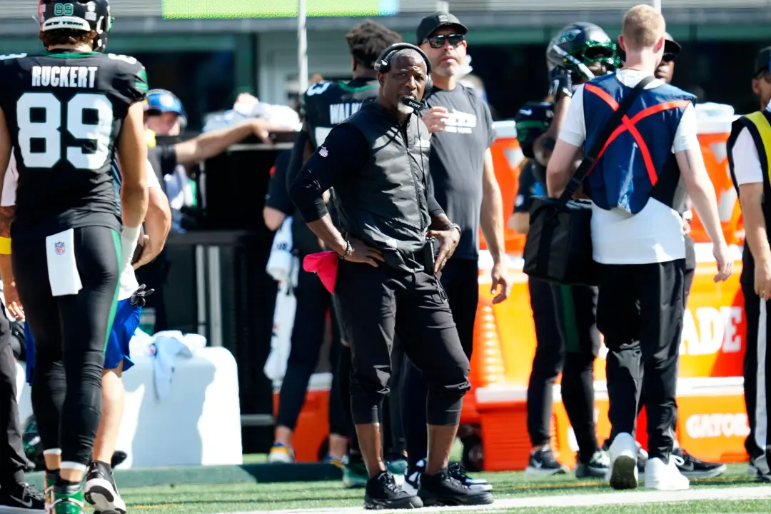 Jets em fase difícil, com três derrotas seguidas, e as conversas sobre o técnico Aaron Glenn voltaram. O primeiro ano d…
