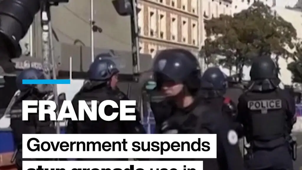 Governo francês suspendeu o uso de granadas de choque em manifestações de alunos do ensino médio. Isso vem após duas se…