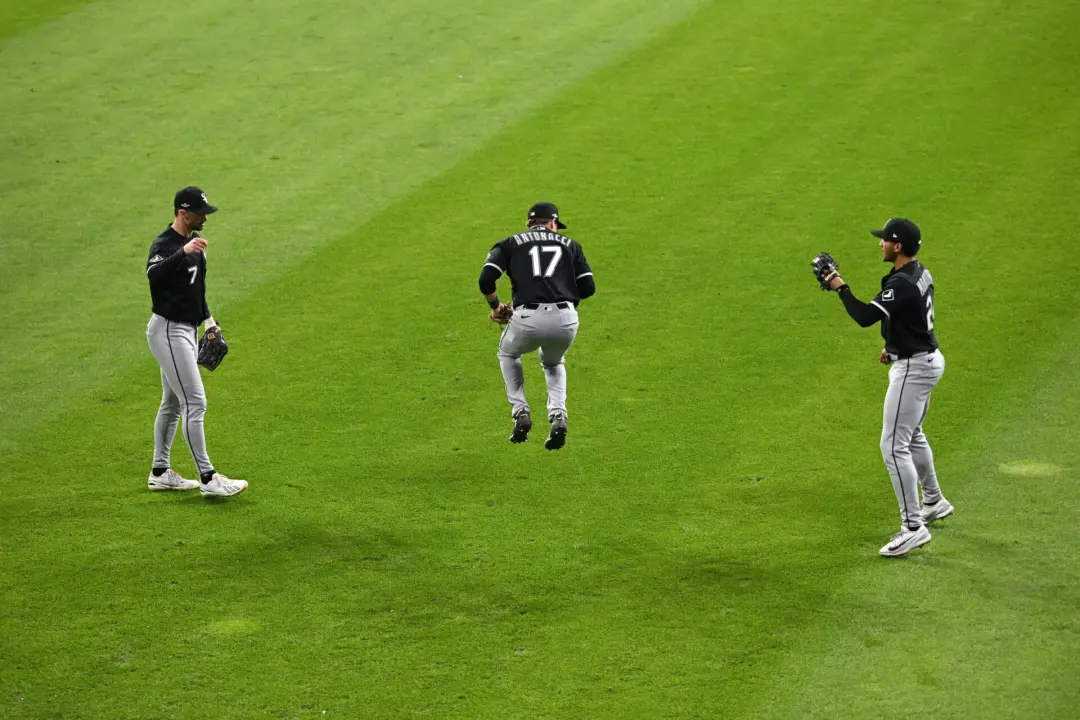 Playoffs da MLB rolando hoje, quarta-feira, 7 de outubro. Quatro times entram na disputa de divisão nas séries american…
