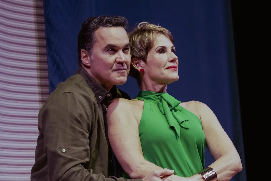 Teatro Fashion Mall recebe De Repente Nós, comédia de 10 a 31 de outubro, sobre um casal que reaprende a viver a dois. …