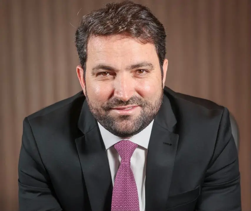 Daniel Vorcaro evitou a órbita de Willer Tomaz, amigo de Flávio Bolsonaro. Parece que o Vorcaro prefere manter distânci…