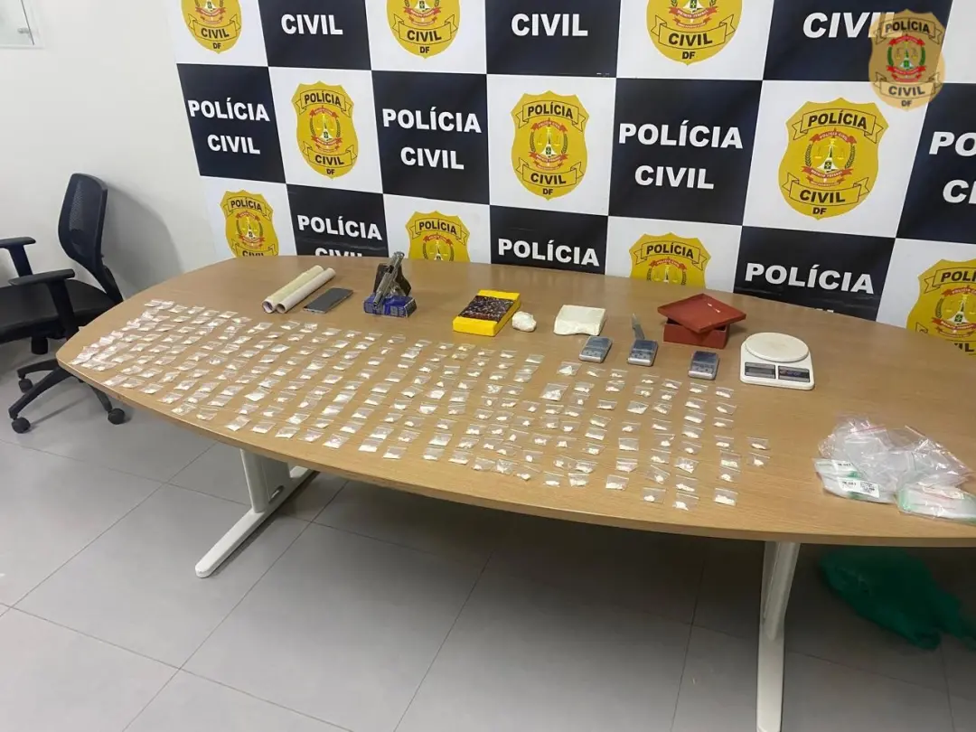 Quatro presos e apreendidos no DF e Rondônia. Operação Pit Bull desenterrou quase 1,6 quilo de cocaína e armas em Ceilâ…