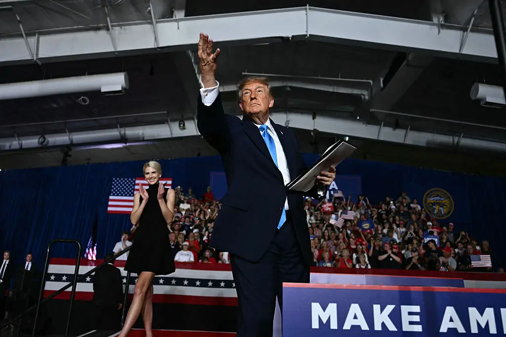 Trump disse que tirar Los Angeles e San Diego da guerra contra Irã é um preço pequeno a pagar. Essa fala sobre destruir…