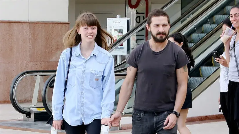 Mia Goth entrou com pedido de divórcio contra Shia LaBeouf, citando diferenças irreconciliáveis. É um processo longo e …