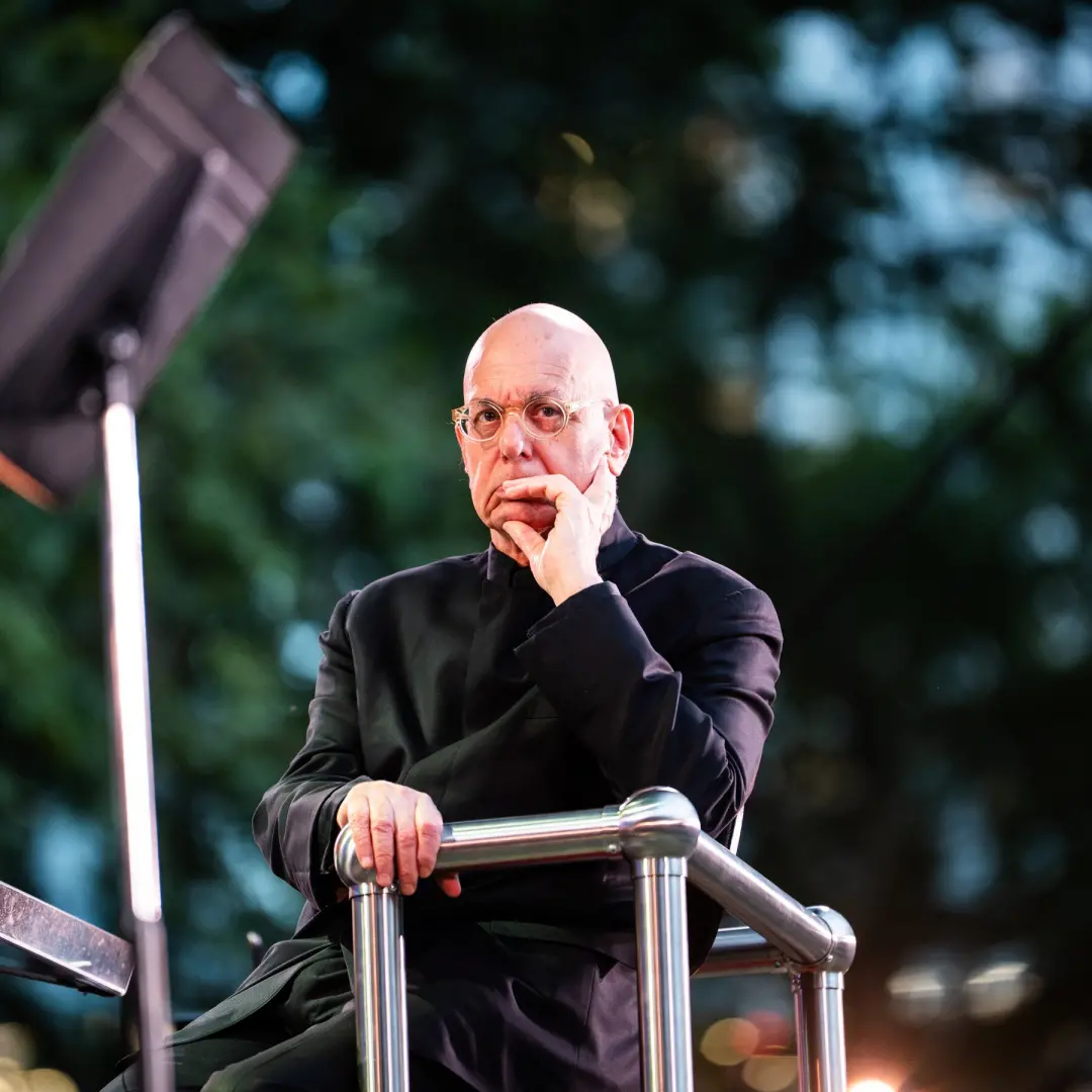 Bard College mantém Leon Botstein atuante nos programas de música, mesmo após ele deixar o cargo de presidente. É impor…