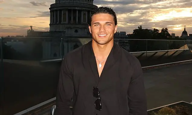 Josh Francis foi dispensado da nova temporada do programa The Only Way Is Essex pela ITV. Ele só tinha entrado no progr…