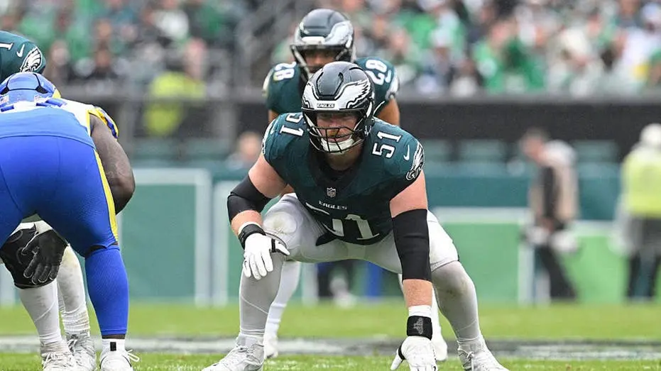 Eagles trocou Cam Jurgens, centro bicampeão Pro Bowl, por uma escolha de 2027 e uma de 2028, indo para os Ravens. Parec…