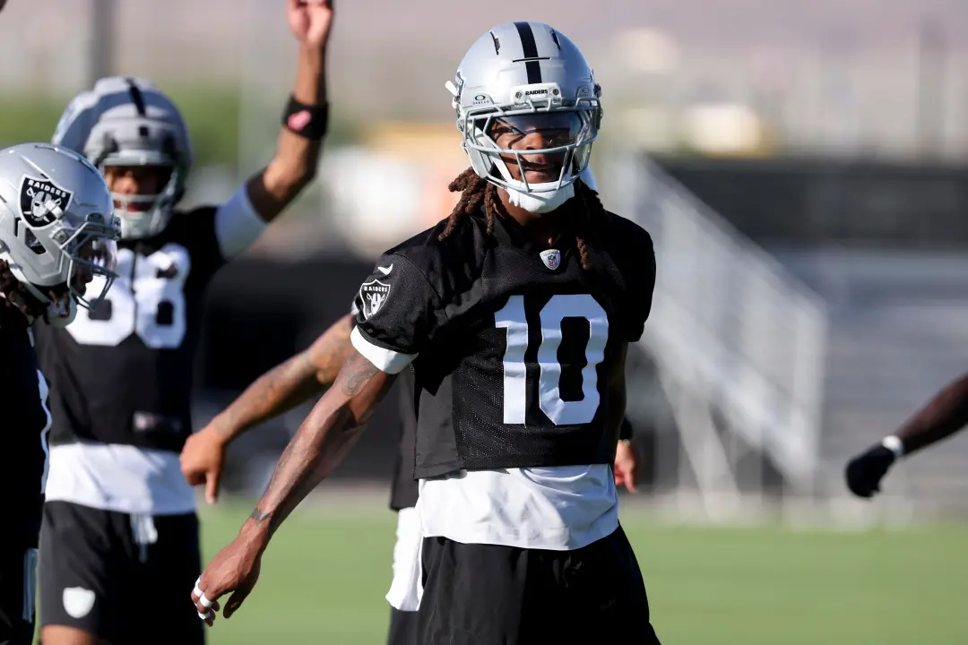 Jackson Powers-Johnson e Dont’e Thornton voltam para treino com os Raiders nesta quarta-feira. É um alívio ver mais atl…