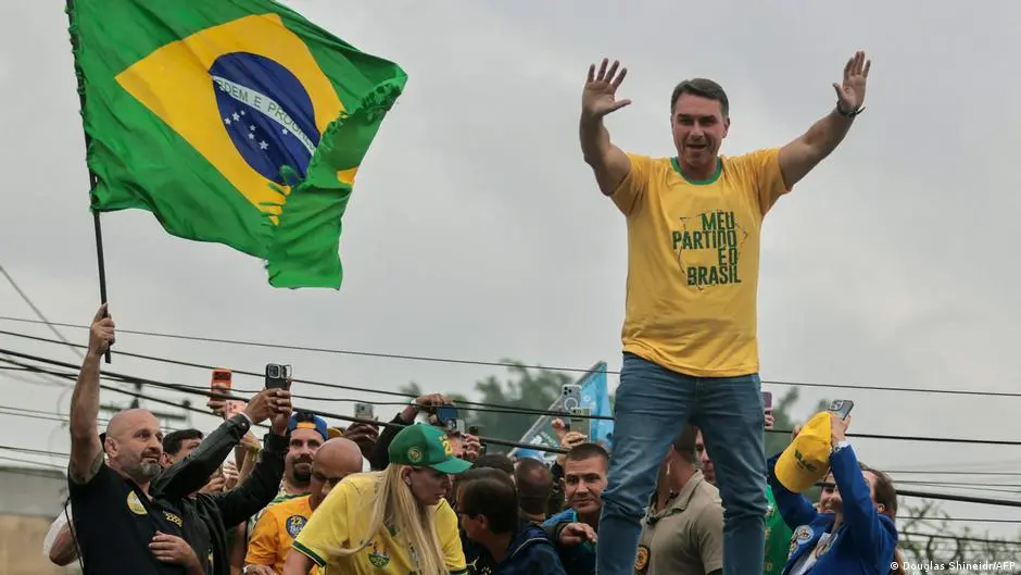 Avalanche ultradireita varre Congresso e governos estaduais para 2026, com Flávio Bolsonaro na frente na corrida presid…