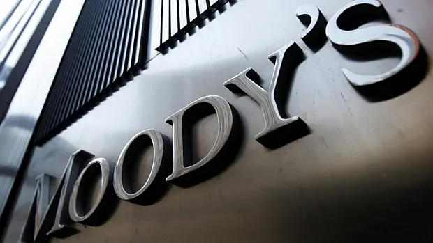 Dívida bruta acima de 82% do PIB, a Moodys aponta que o próximo presidente herda um cenário fiscal apertado. Com mais d…