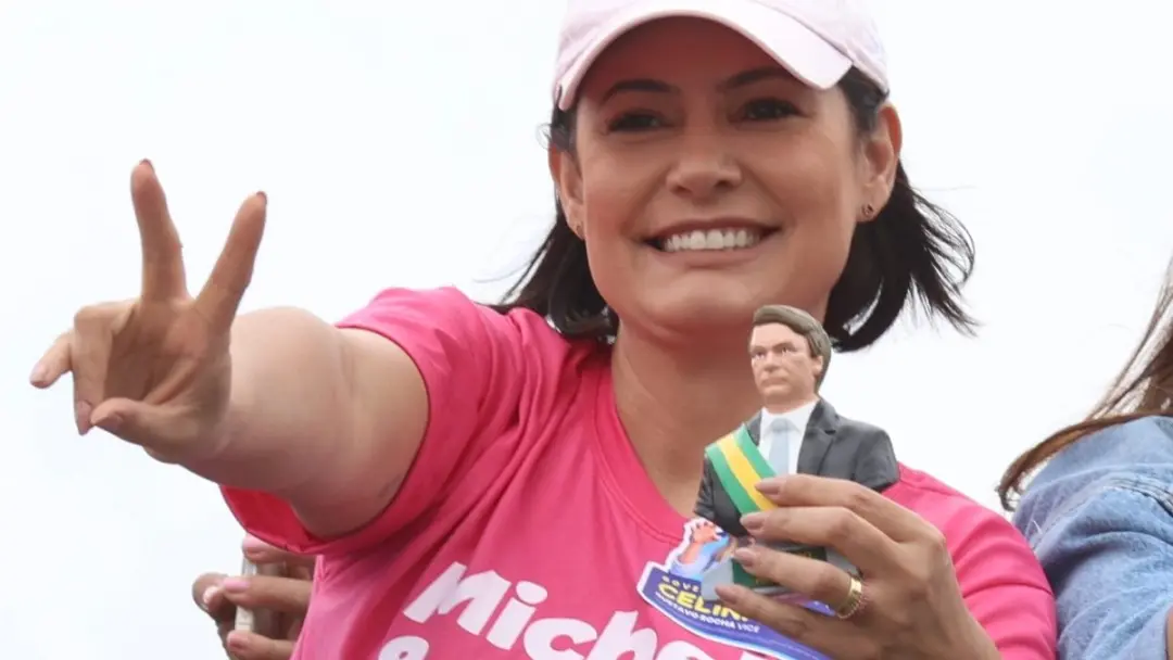 Michelle Bolsonaro disse que o marido é ameaça para si quando sem acompanhamento, pois ele para de se alimentar e tomar…