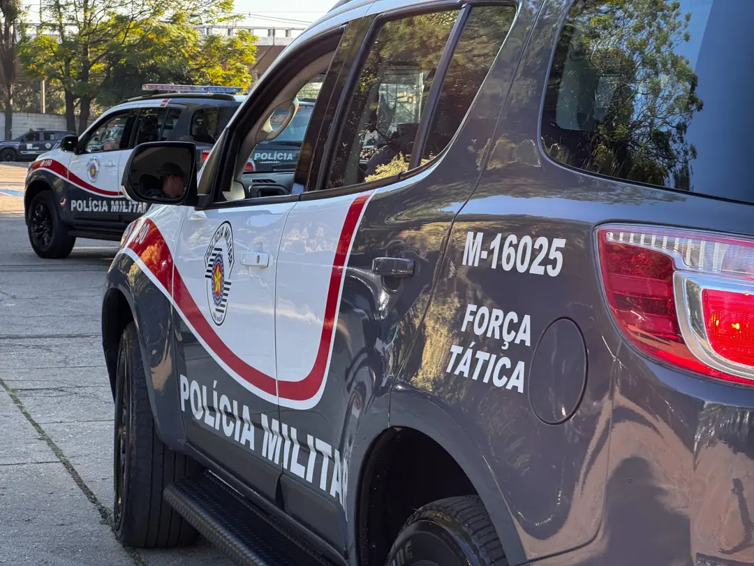 Praia Grande. Polícia Militar liberou menina de 10 anos de pai que a manteve em cárcere privado. Esse ato demonstra a f…