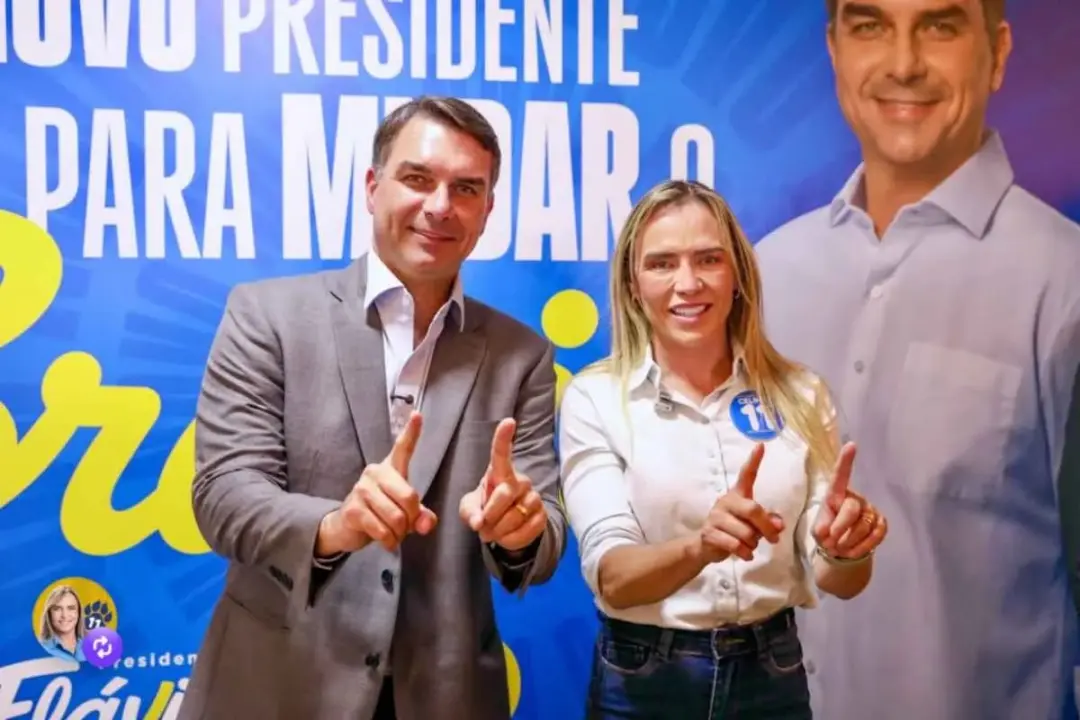 Celina Leao, com o número 11, postou foto com Flavio Bolsonaro após anulação de 26 mil votos no GDF. A aliança reforça …