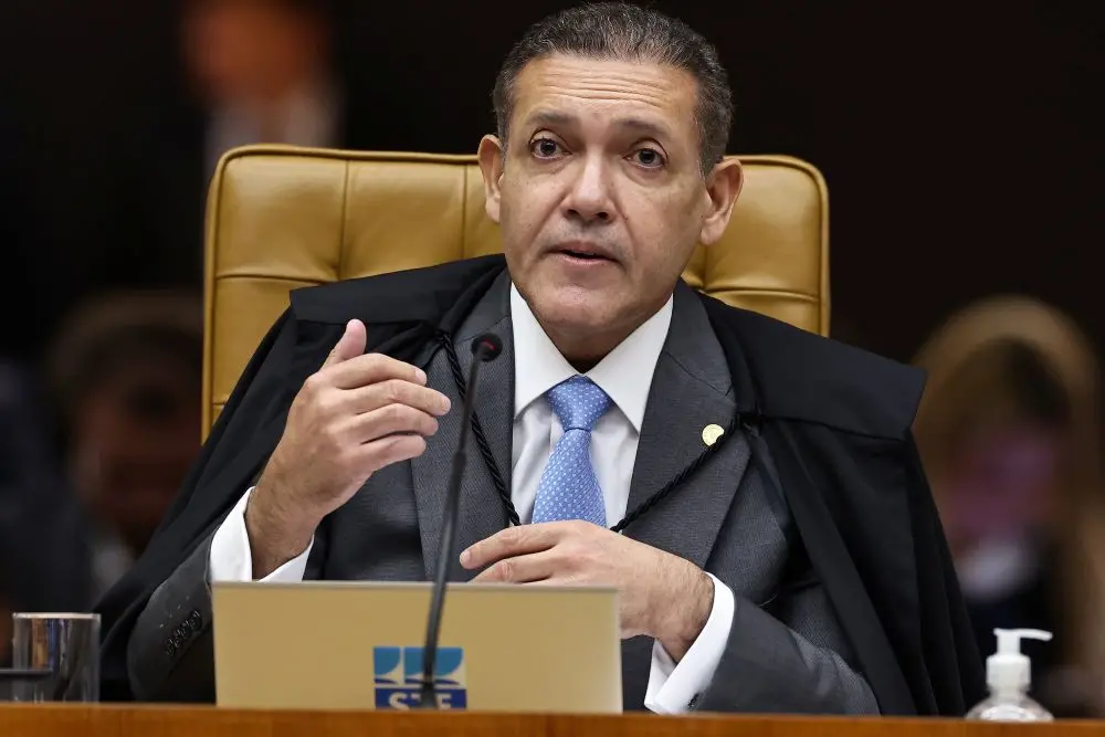 Kassio Nunes Marques não vai analisar revisão criminal de Bolsonaro antes do segundo turno. A justificativa é que a ava…