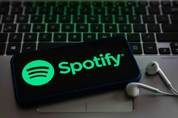 Spotify lança audiolivros no Brasil em 15 de outubro com mais de 6 mil títulos em português. Isso aumenta a concorrênci…