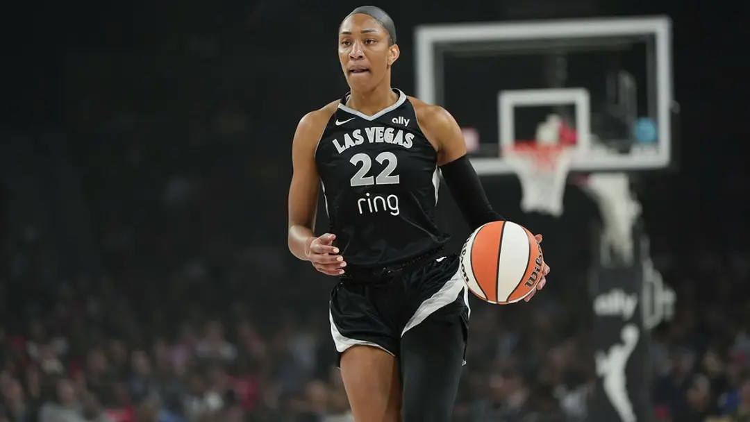 Becky Hammon falou sobre a Aja Wilson, dizendo que ela nao passa por jogos consecutivos com dificuldades. Acho importan…