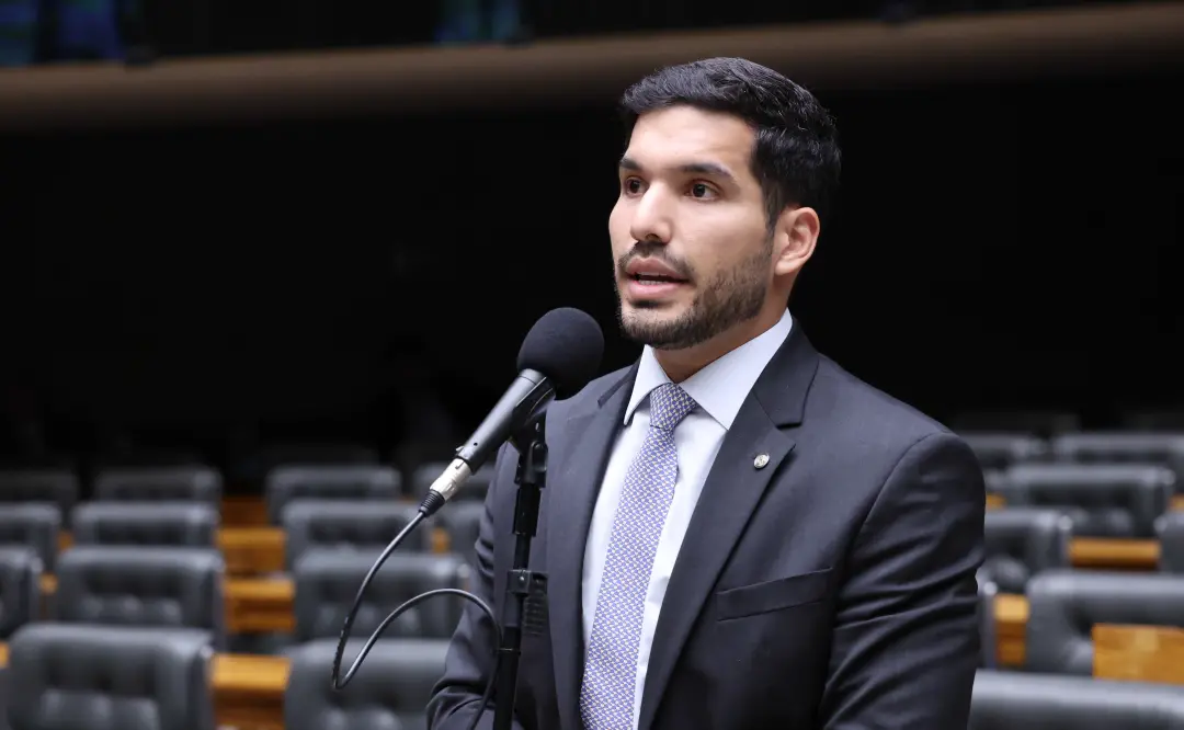 Projeto de Lei 2381/26 prevê desconto de 60% em multas para motoristas e entregadores de aplicativo. Isso muda o Código…