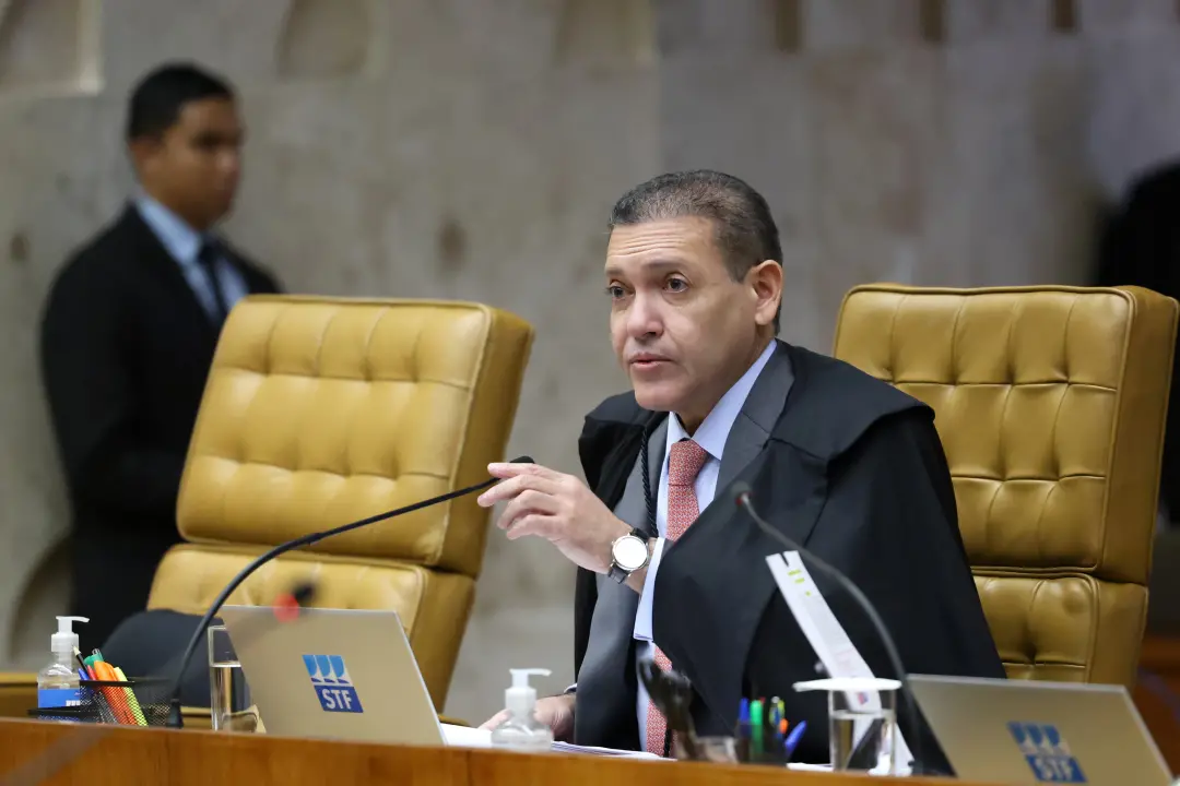 Nunes Marques disse que só vai analisar a revisão criminal de Bolsonaro após o segundo turno no STF. A ideia é levar o …