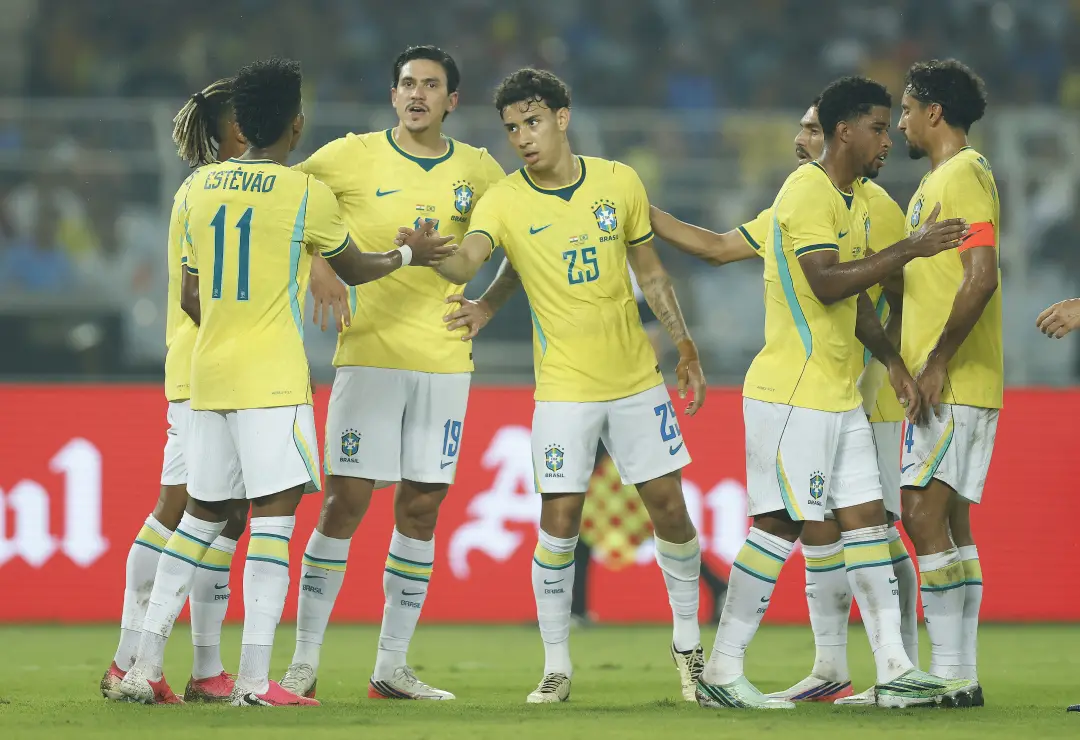 Sexto lugar, o Brasil caiu no ranking da Fifa depois de Portugal subir para a quinta posição. O time brasileiro somou 1…
