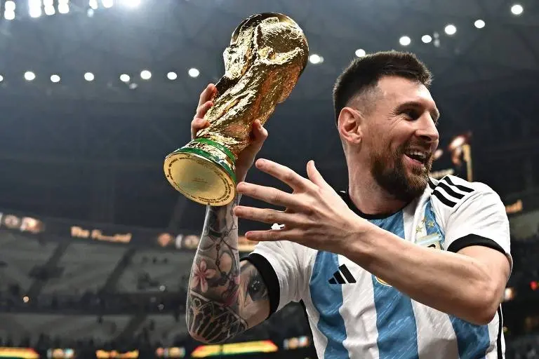 Lionel Messi encerrou a passagem pela seleção argentina na terça com três gols em vitória por 3 a 0 sobre Benim. A traj…