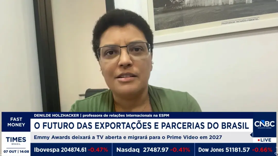 Flávio Bolsonaro teria desafio de conciliar alinhamento com EUA e relação com a China, avalia professora. Mudança na po…