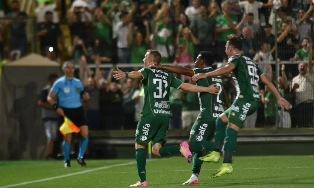 Vitória e Chapecoense se enfrentam na quarta-feira, às 20h, no Barradão, em Salvador, válido pela 29 rodada do Brasilei…