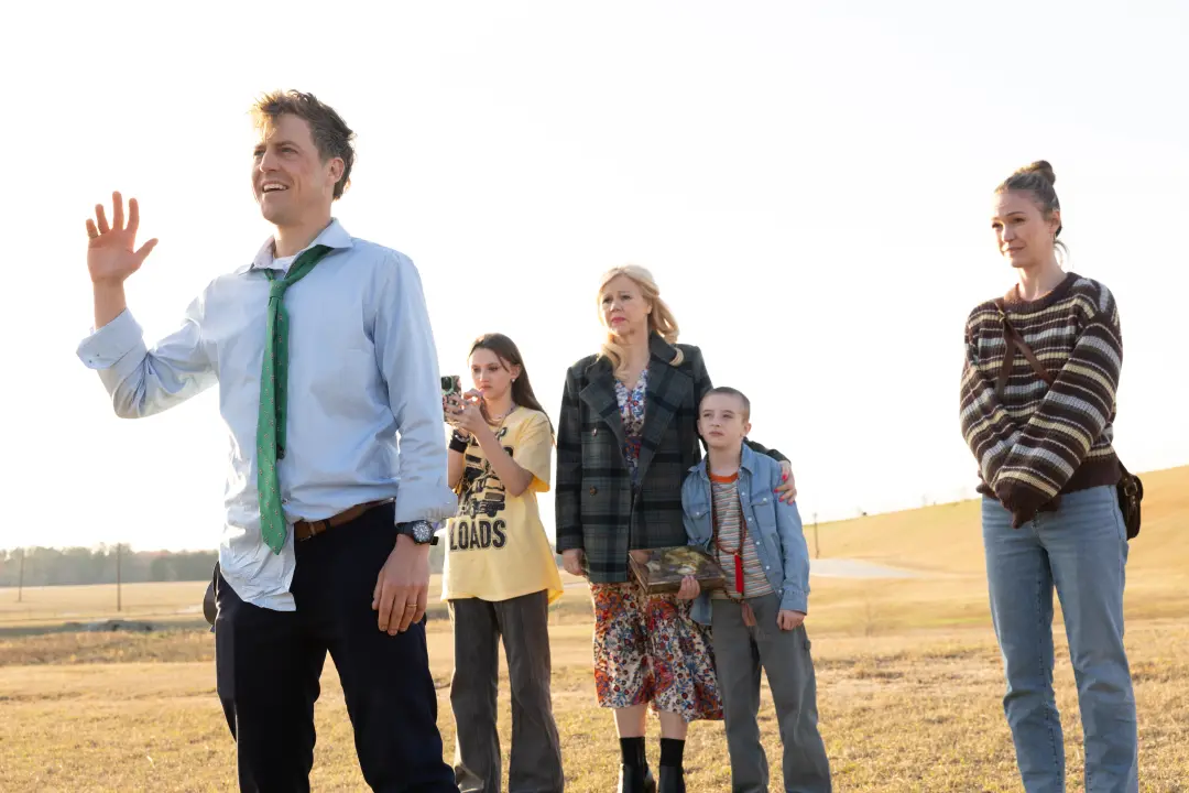 Comedy Unbearable Christmas com Alex Moffat e Julia Stiles vai estrear nesta temporada de feriados. A trama acompanha T…