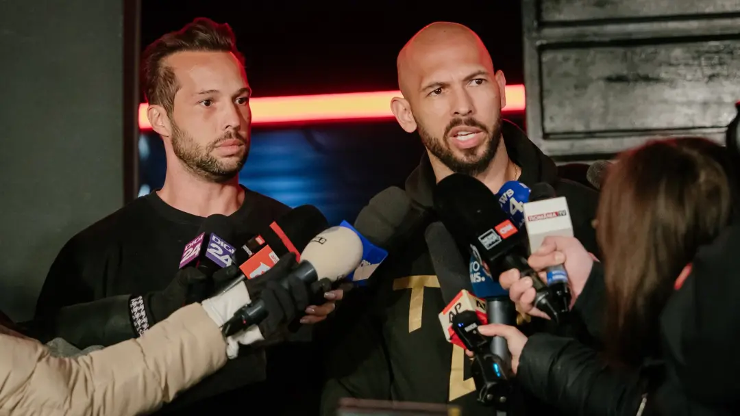 Andrew Tate e Tristan estão em processo de extradição com alegações de exigências de contato físico de menores. Isso mo…