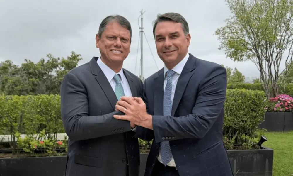 Republicanos apoiam Flávio Bolsonaro no segundo turno, decisão anunciada em Brasília. Achei a declaração de que isso ve…
