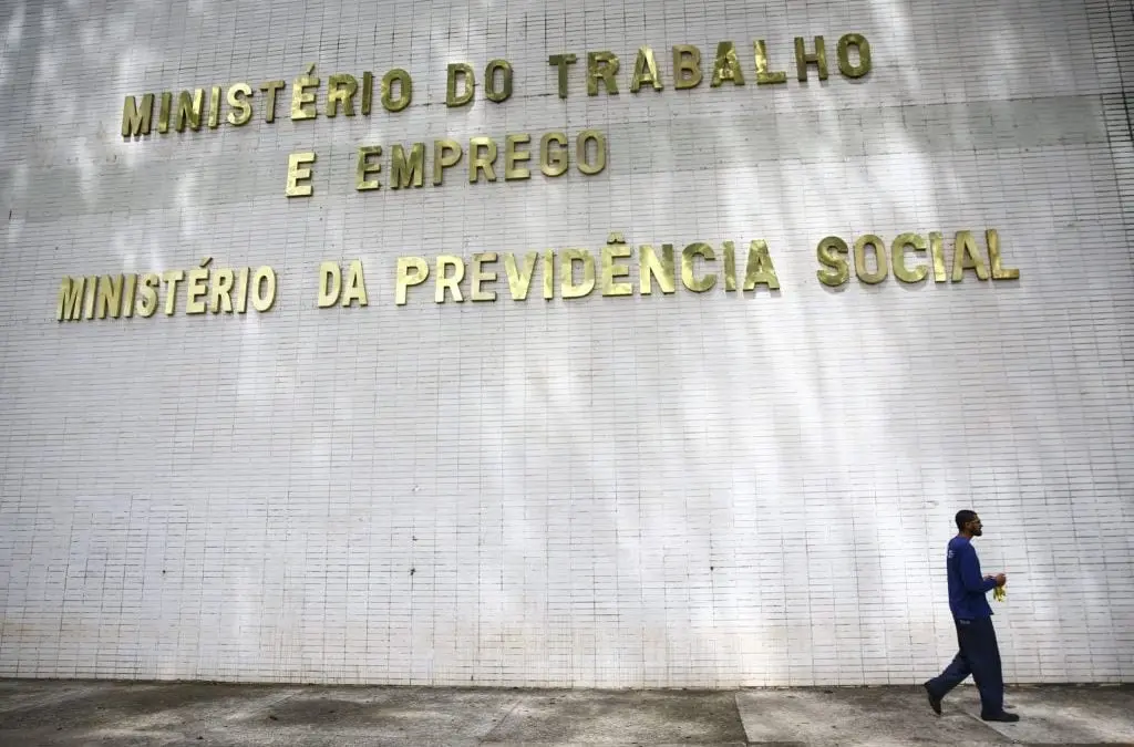 TCU manteve a decisão que impede repasses do Fundo de Amparo ao Trabalhador para sindicatos criarem unidades do Sine. A…