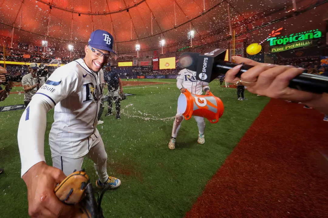 Go Rays em ação no ALDS Game 3 GDT. Os jogos de basquete estão acirrados, e a torcida sempre acompanha esses momentos i…