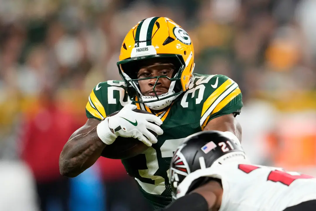 Green Bay Packers teve problemas com o ataque, o running back continua sendo um problema grande. O fumble de Kaleb John…