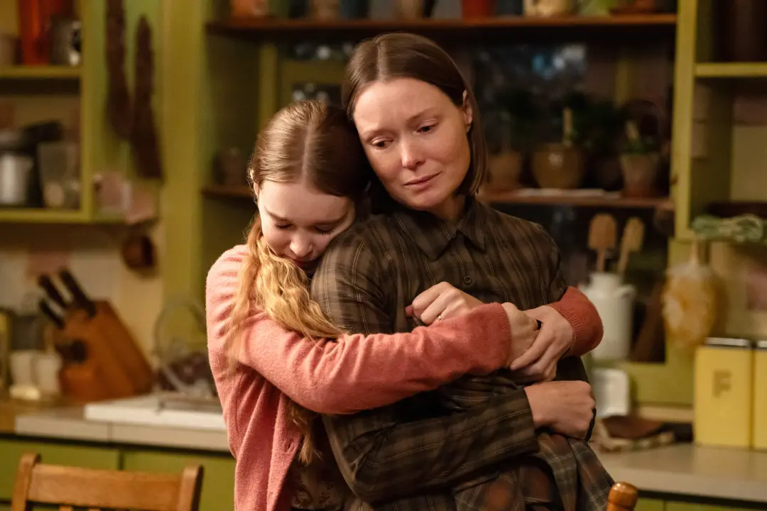 Samantha Sloyan interpreta a personagem Carrie em minissérie de Stephen King, e o escritor Mike Flanagan a mostrou como…