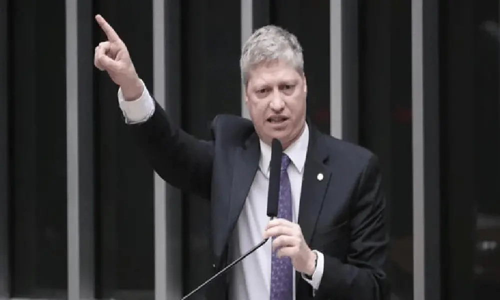Marcel van Hattem vai começar em fevereiro de 2027 os trabalhos no Senado com foco no impeachment de Gilmar Mendes. A i…