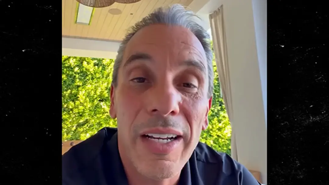 Sebastian Maniscalco disse que não teve nada a ver com a SiriusXM acabar com o canal de comedia bruta. Isso mostra que …