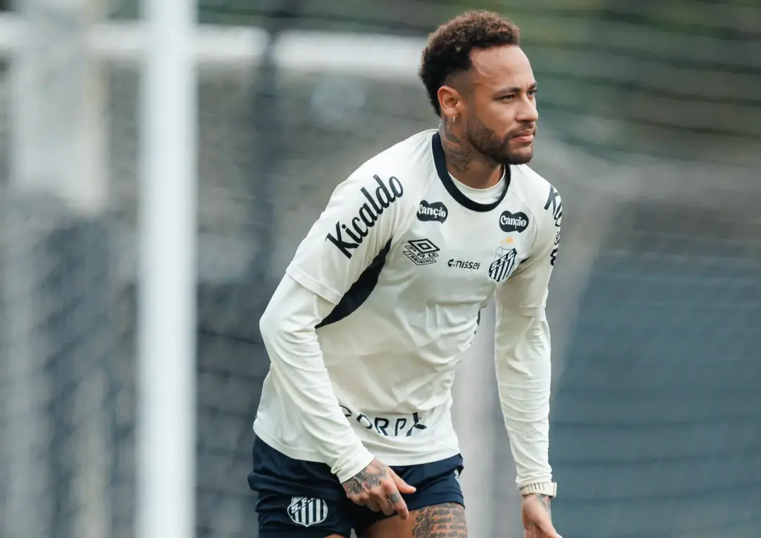Neymar voltou à lista de convocados do Santos para o jogo contra o Flamengo na Vila Belmiro. Pensa numa recuperação imp…