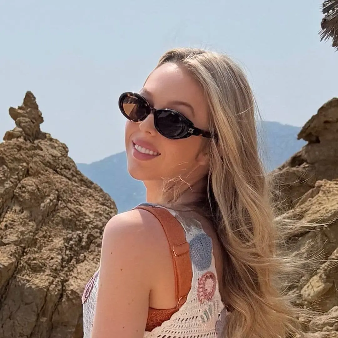 Tiffany Trump apareceu com físico definido em biquíni em um passeio de família com o filho Alexander. É interessante ve…