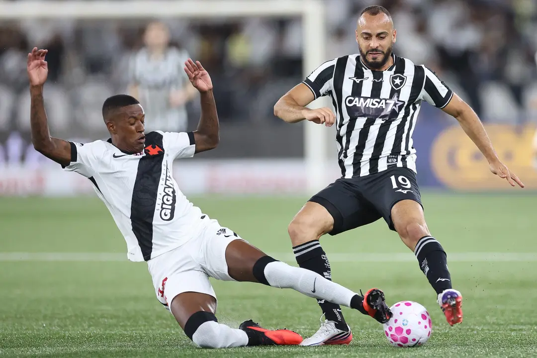 Vasco venceu o Botafogo por 2 a 1 no Nilton Santos. Essa vitória coloca o cruz-maltino na 14ª posição, mais longe do Z-…