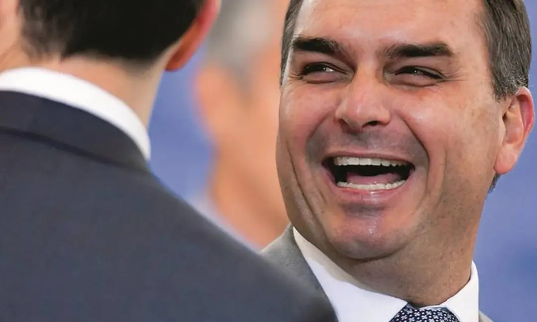Flávio Bolsonaro disse a Marcos Pereira que o desejo de apoio do PL já existia no coração dele há mais tempo. Ponderar …