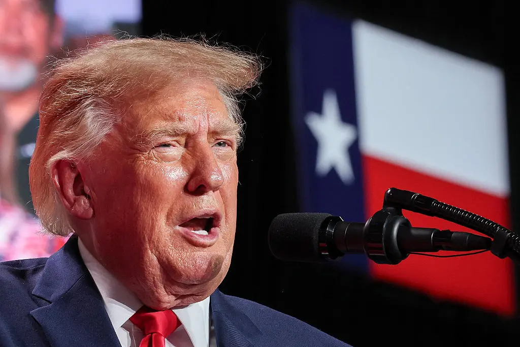 San Antonio, Texas. Donald Trump alertou que nunca perdoaria o estado se James Talarico vencer a disputa por Senado. A …