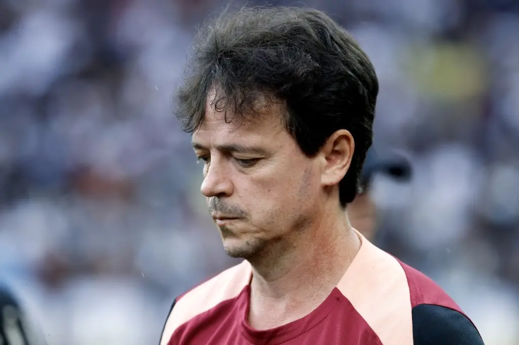 Corinthians demitiu Fernando Diniz após sete derrotas seguidas no Brasileirão. Essa sequência mostra um desgaste grande…