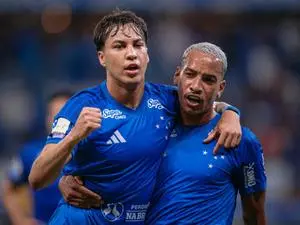 Cruzeiro vence São Paulo e joga pressão sobre Dorival. Essa pressão é natural quando o resultado demonstra um desempenh…