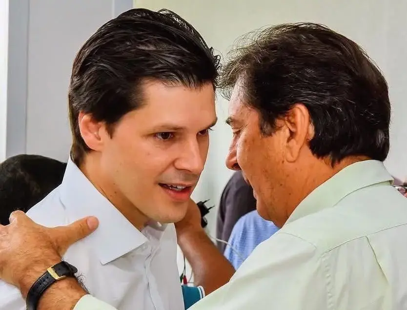 MDB elegeu pai e filho como governadores de Goiás, Maguito e Daniel, um caso que começou com o pai falando sobre passar…