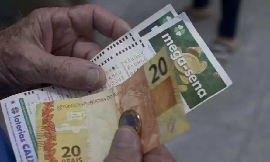 Mega-Sena sorteia prêmio de cem milhões de reais nesta quinta-feira, concurso 3068, às 21h em São Paulo. Esse prêmio al…
