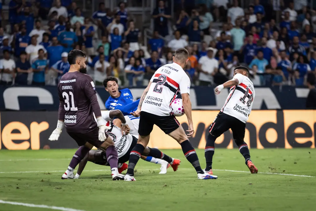 Mineirão foi palco da derrota do São Paulo para o Cruzeiro por 2 a 0, na quarta-feira. O Cruzeiro salta para o quarto l…