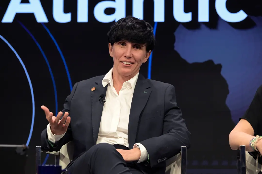 Sonia Bermúdez, selecionadora espanhola, falou no Atlantic Council sobre o sucesso do futebol espanhol, dizendo que o t…