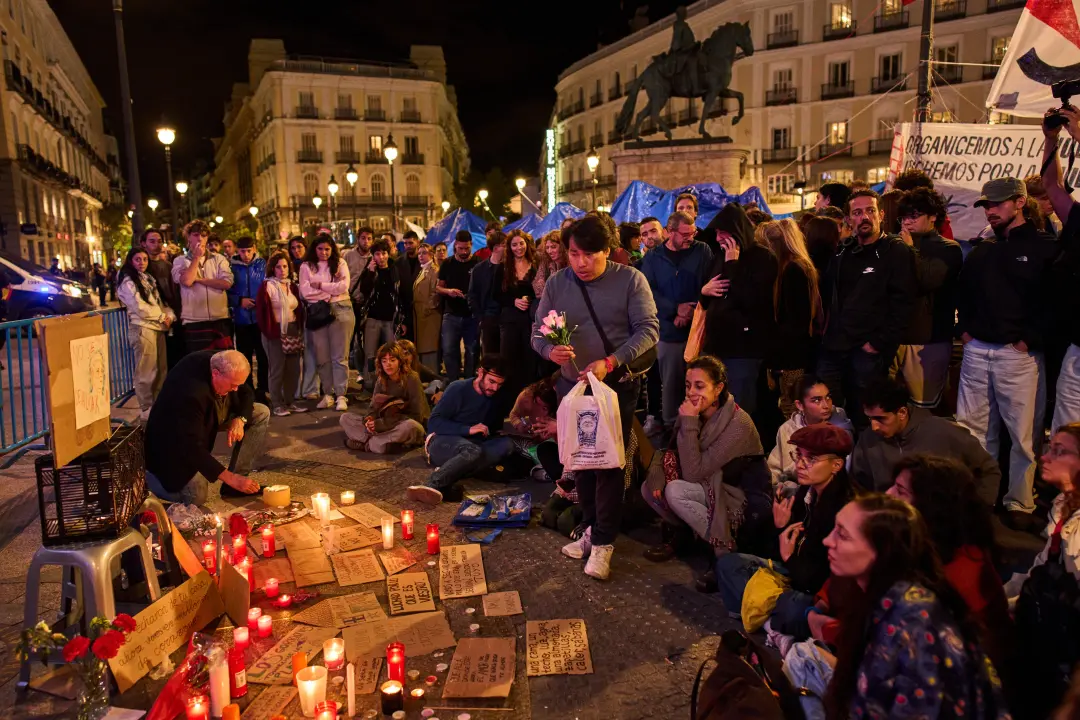 A morte de Maricarmen Abascal, de 87 anos, que sofreu despejo anterior, mobilizou um milhar de pessoas em Madrid. Essa …