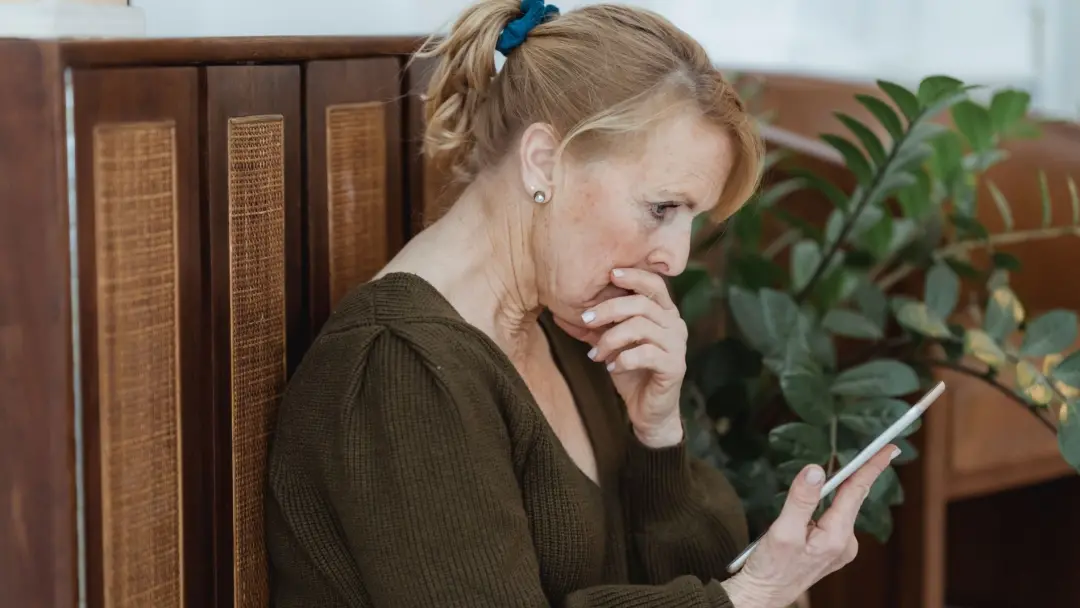 Aos 52 anos, Flávia Alessandra compartilha lapsos de memória como sintoma da menopausa. Essa nevoid mental é comum na t…