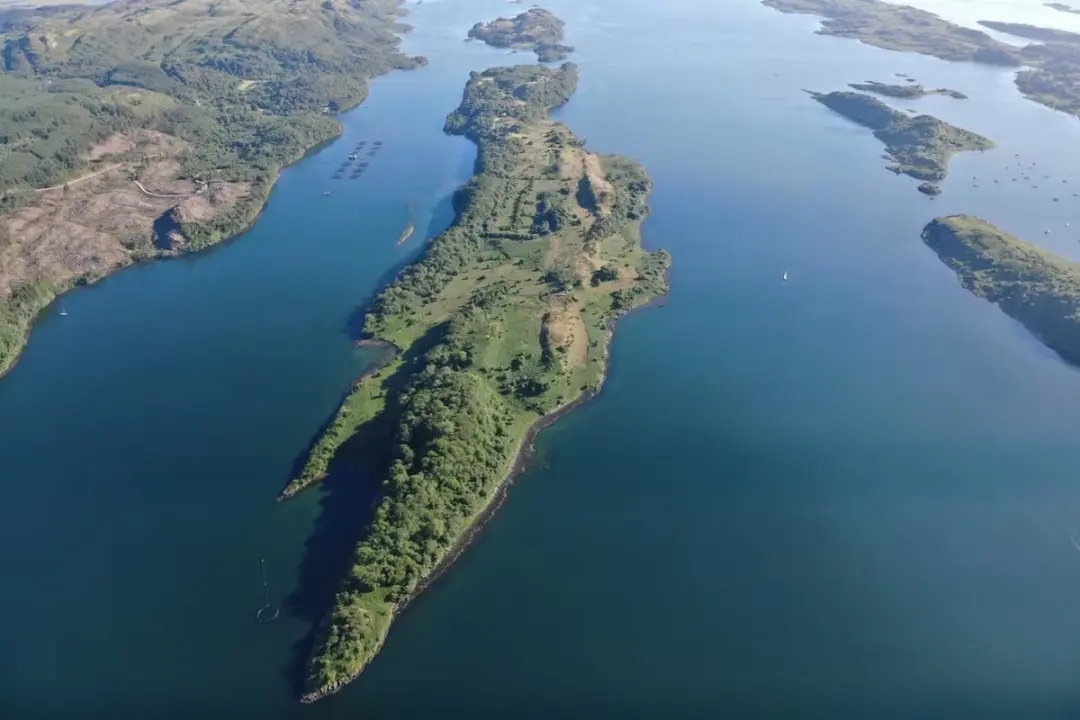 Ilha de Eilean Righ na Escócia, com mais de 100 hectares, está à venda e já foi lar de um tutor do último imperador chi…