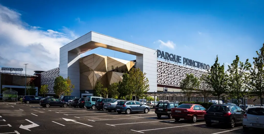 Parque Principado, o maior shopping de Astúrias, vai a leilão por 350 milhões de euros. Vender um ativo desse porte mos…